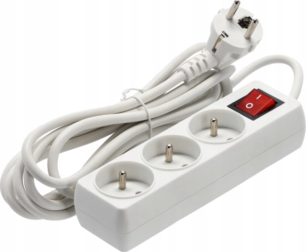 Alimentare comodă pentru trei dispozitive