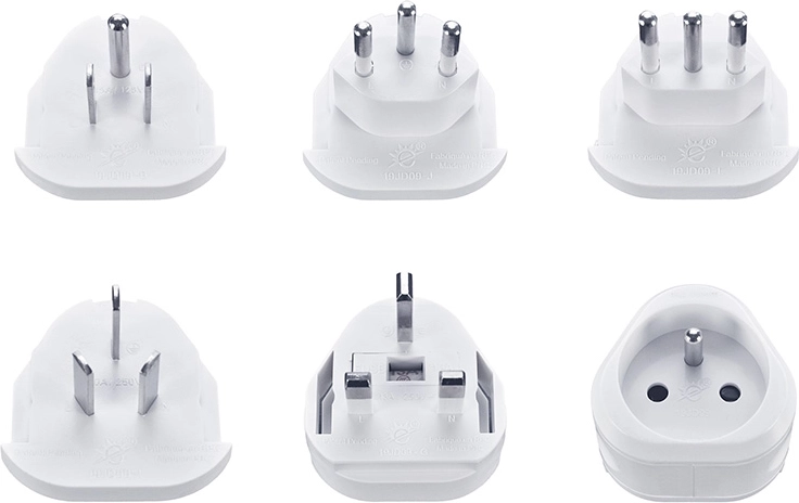 Adaptor compact cu capete interschimbabile