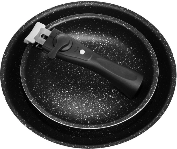 Utilizare versatilă pe toate plitele și în cuptor