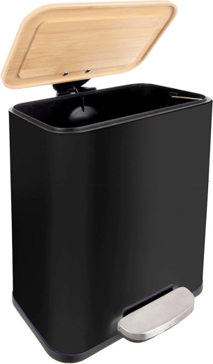 Combinație elegantă de metal și bambus