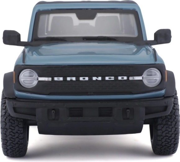 Aspect fidel al lui Ford Bronco off-road