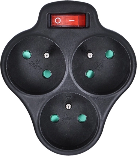 3 prize într-un format compact