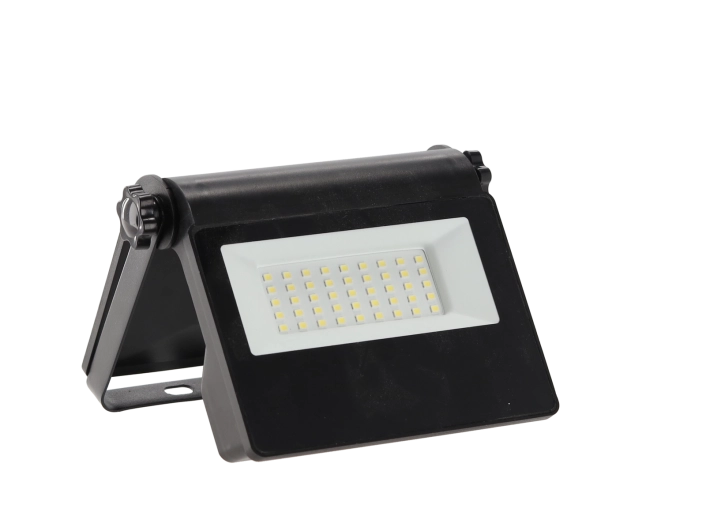 Flux luminos puternic 750 lm