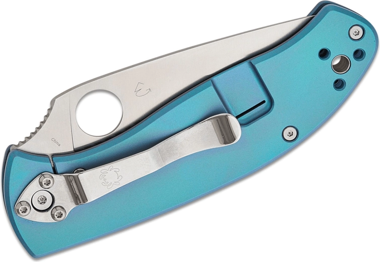 Clips cu patru poziții și orificiu pentru șnur