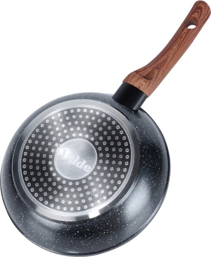 Potrivită pentru toate tipurile de plite, inclusiv inducție