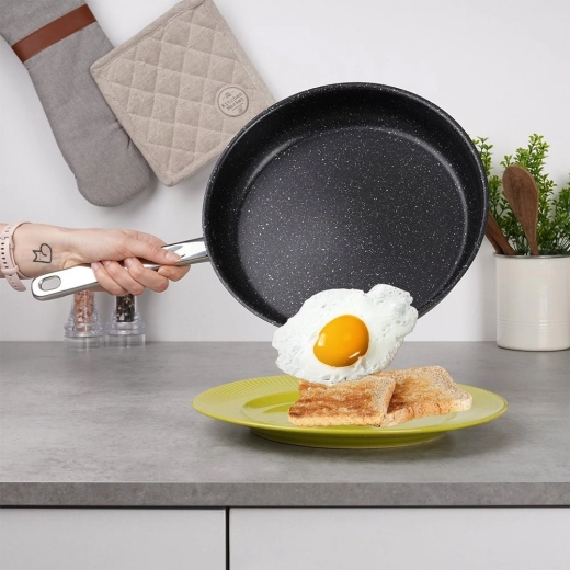 Suprafață antiaderentă din granit pentru gătit sănătos