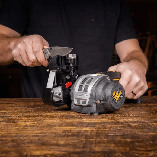 Motor cu turație variabilă și 7 viteze