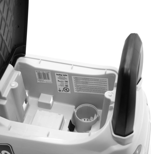 Spațiu de depozitare sub șea