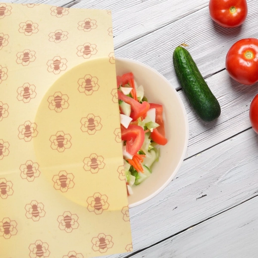 Aderă prin căldura mâinilor și etanșează bine
