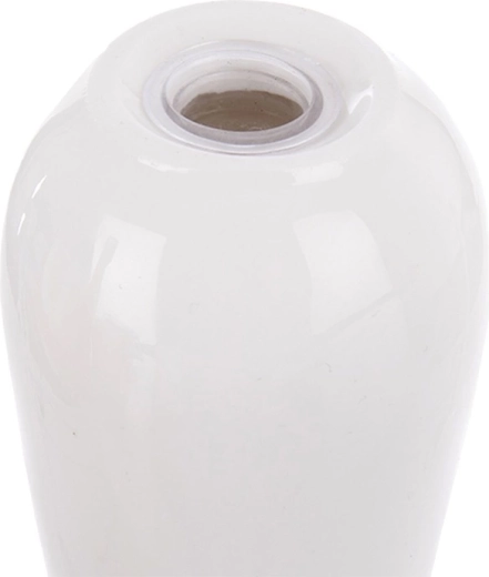 Porțelan cu relief pentru o masă stilată