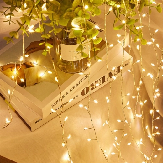100 de LED-uri pentru o atmosferă festivă