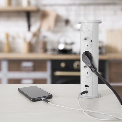 Alimentare și încărcare USB la îndemână
