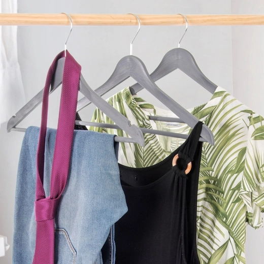 Cârlig metalic pivotant pentru agățare ușoară