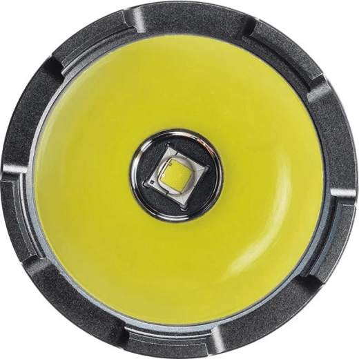 Putere 2000 lm și bătaie până la 498 m