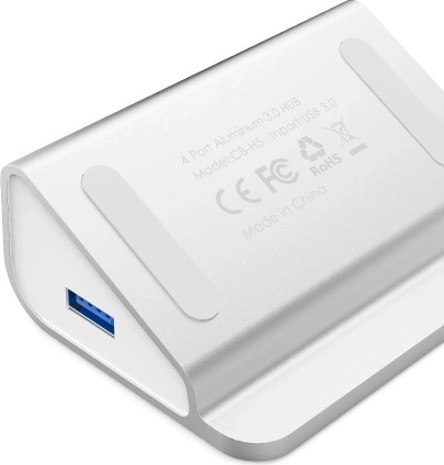 4× USB 3.0 dintr-un singur USB-A