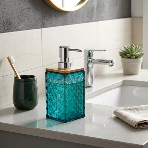 Volum 300 ml și dimensiuni compacte