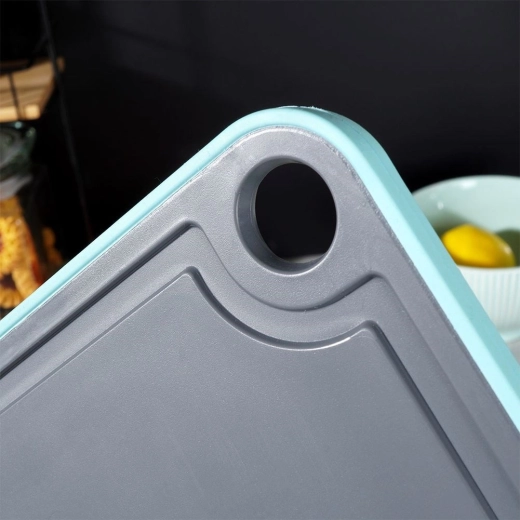 Material rezistent care nu absoarbe mirosurile