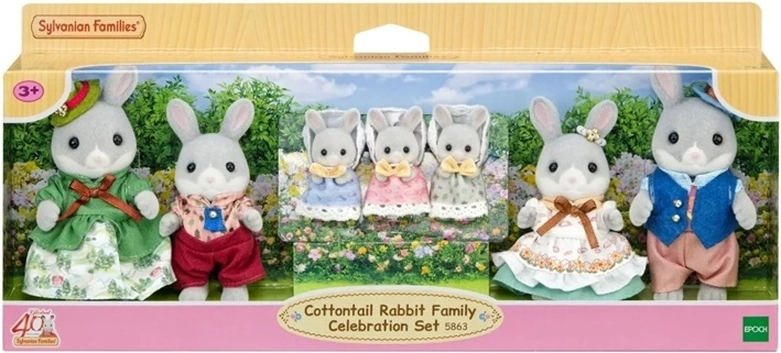 Familie de iepurași Sylvanian Families din mai multe generații