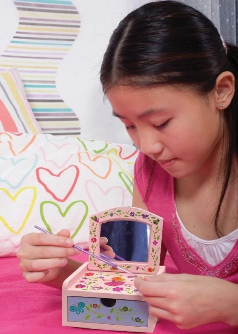 Fabricarea și pictarea unei cutiuțe cosmetice