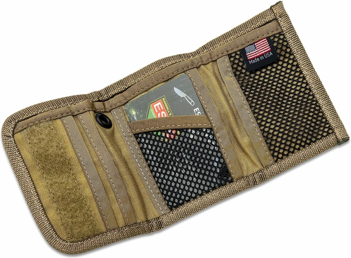 Portofel ESEE Tri‑Fold Desert Tan din Cordura cu blocare RFID