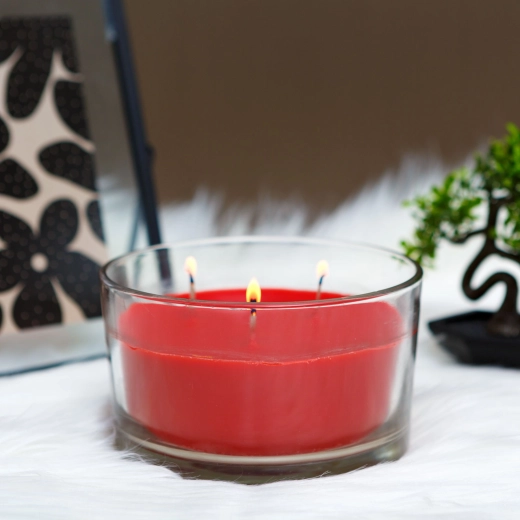 Lumânare parfumată cu aromă de căpșuni și cremă 350 g