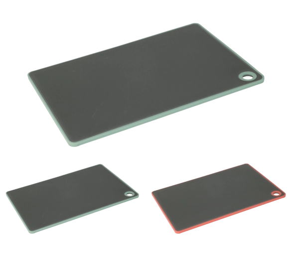 Tocător din plastic cu margine înălțată 23 × 16 cm