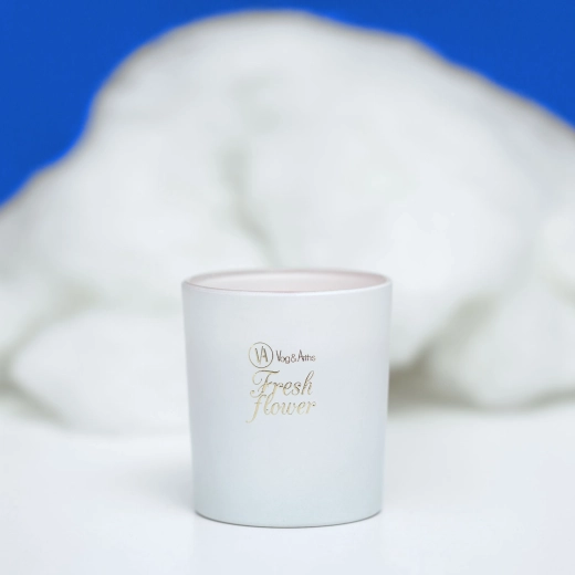 Lumânare parfumată cu aromă de flori proaspete 125 g