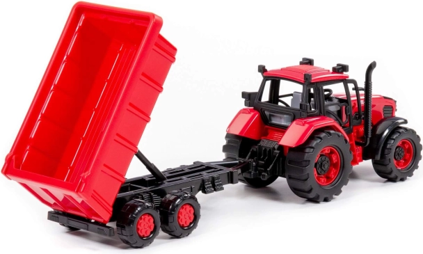 Tractor Belarus cu remorcă