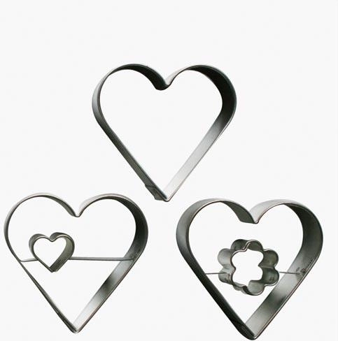 Set de forme decupatoare din oțel inoxidabil pentru prăjituri – inimă, 3 piese