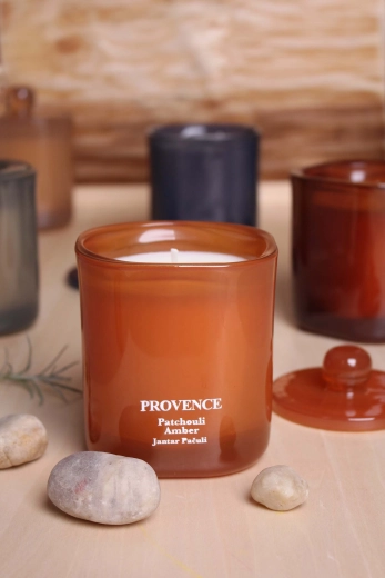 Lumânare parfumată în pahar Provence patchouli și chihlimbar 25 de ore