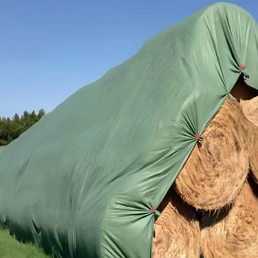 Material textil nețesut de protecție (fleece) pentru acoperirea stogurilor de fân și paie 7,6 × 12,5 m, 120 g/m² - 1 bucată