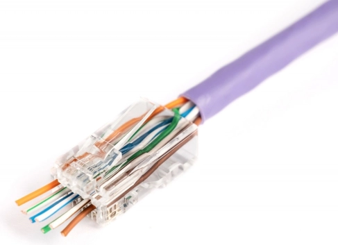 Conector RJ45 (8P8C) trecător, Cat. 6, ne-ecranat, AWG 26–24, pachet 100 buc