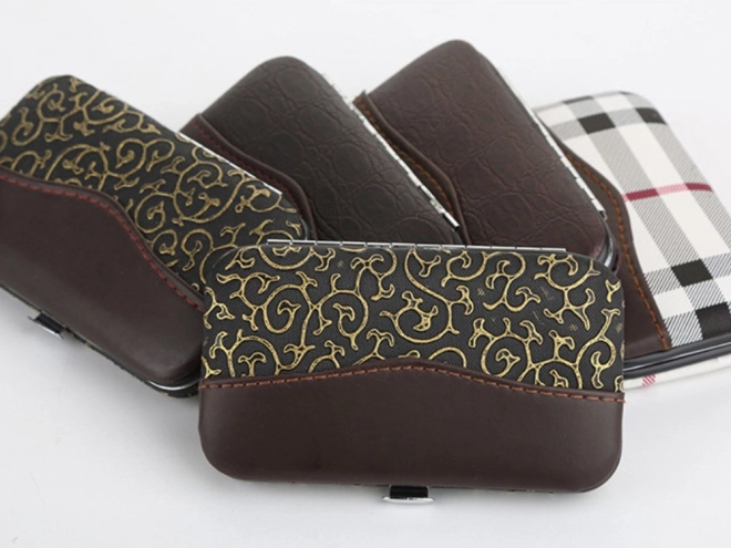 Set manichiură și pedichiură în etui cu clești pentru unghii, 7 piese