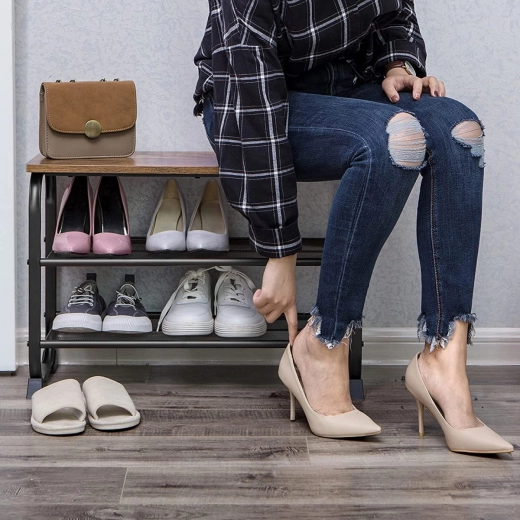 Încălțare comodă datorită șezutului