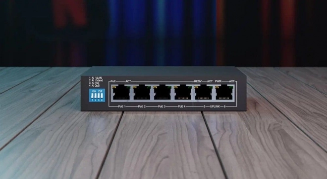 Switch PoE Gigabit cu 4 porturi Krios