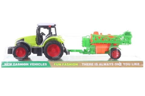 Tractor cu pulverizator