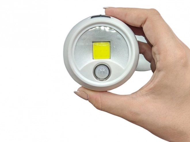 Lampă LED cu senzor de mișcare