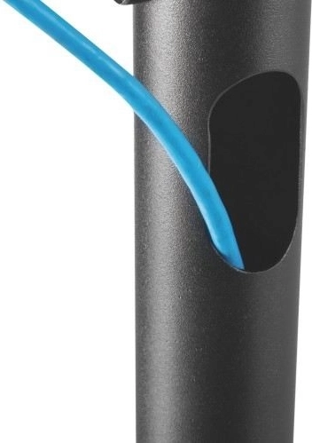 Structură solidă din oțel cu management al cablurilor