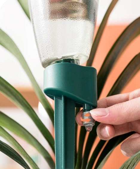 Irigare automată prin picurare cu sticlă pentru flori și plante în ghiveci – Verde