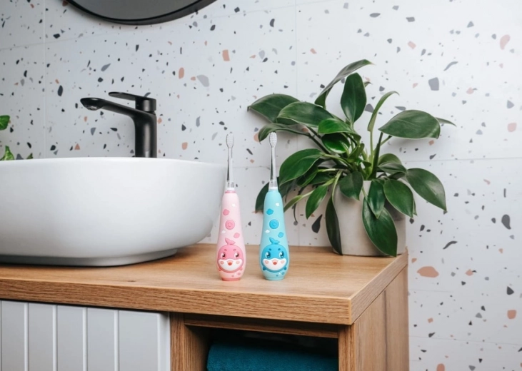 Rezistență la apă IPX7 și iluminare LED distractivă