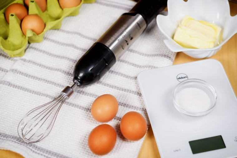 Tel pentru bătut și recipient de 700 ml