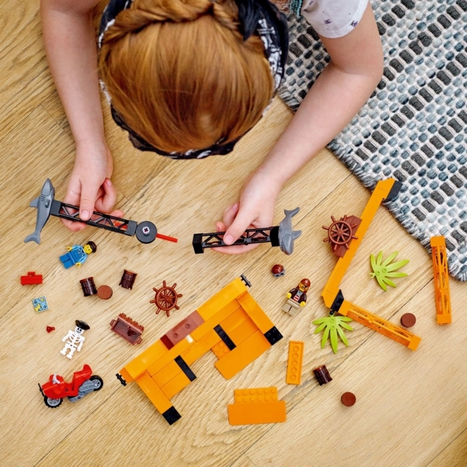 Provocarea cascadoriilor cu rechini LEGO City