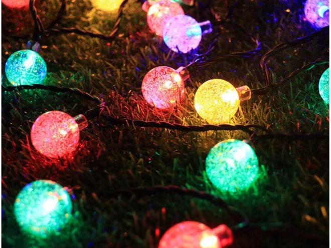 Atmosferă variată: 40 de LED-uri și 8 moduri