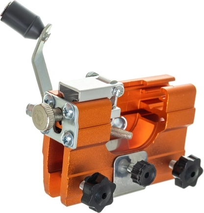 Construcție durabilă pentru lucru pe teren