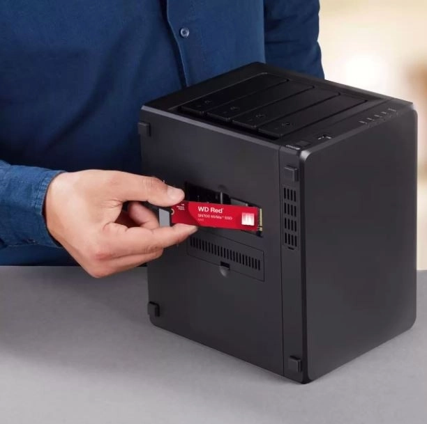 SSD 2 TB pentru NAS - WD Red SN700 NVMe