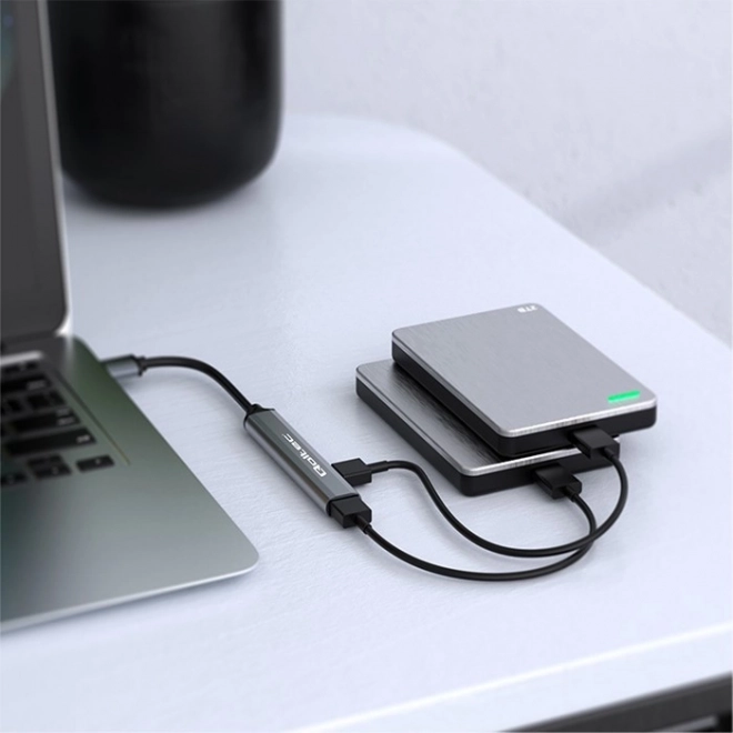Hub USB-C 4 în 1 de la Qoltec