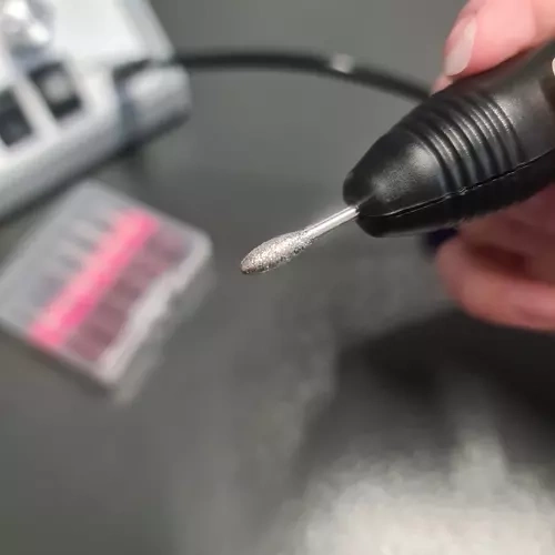 Piesă de mână ergonomică pentru lucru precis