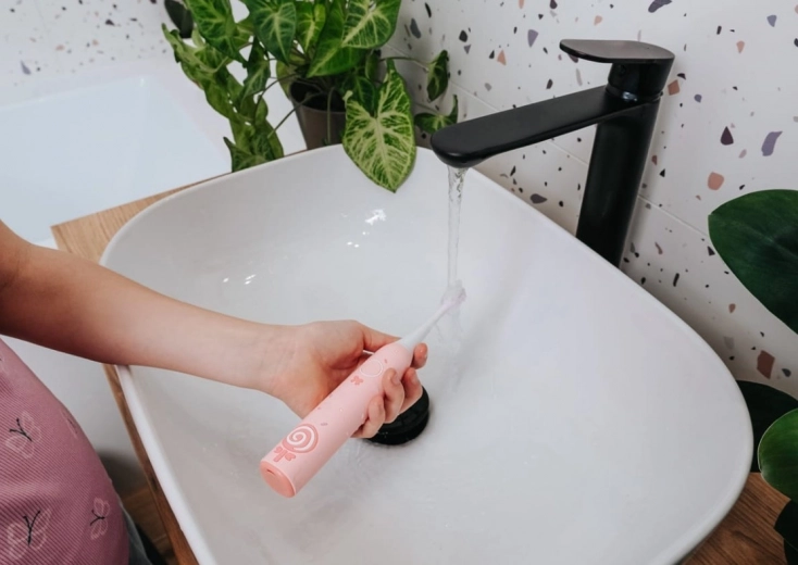 Rezistență la apă IPX7 și încărcare prin USB