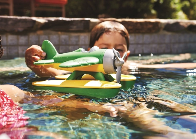 Distracție în cadă, piscină și la mare