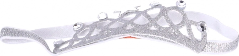 Accesorii asortate pentru un look festiv